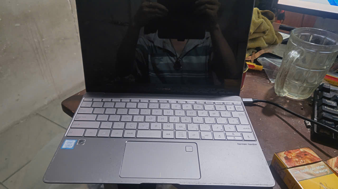 BÁN XÁC ASUS ZENBOOK UX390 – HƯ MÀN